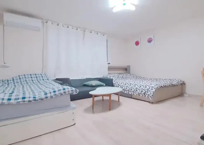 6, Near Sangsu Stn, 1st Floor, Quiet Area アパート
